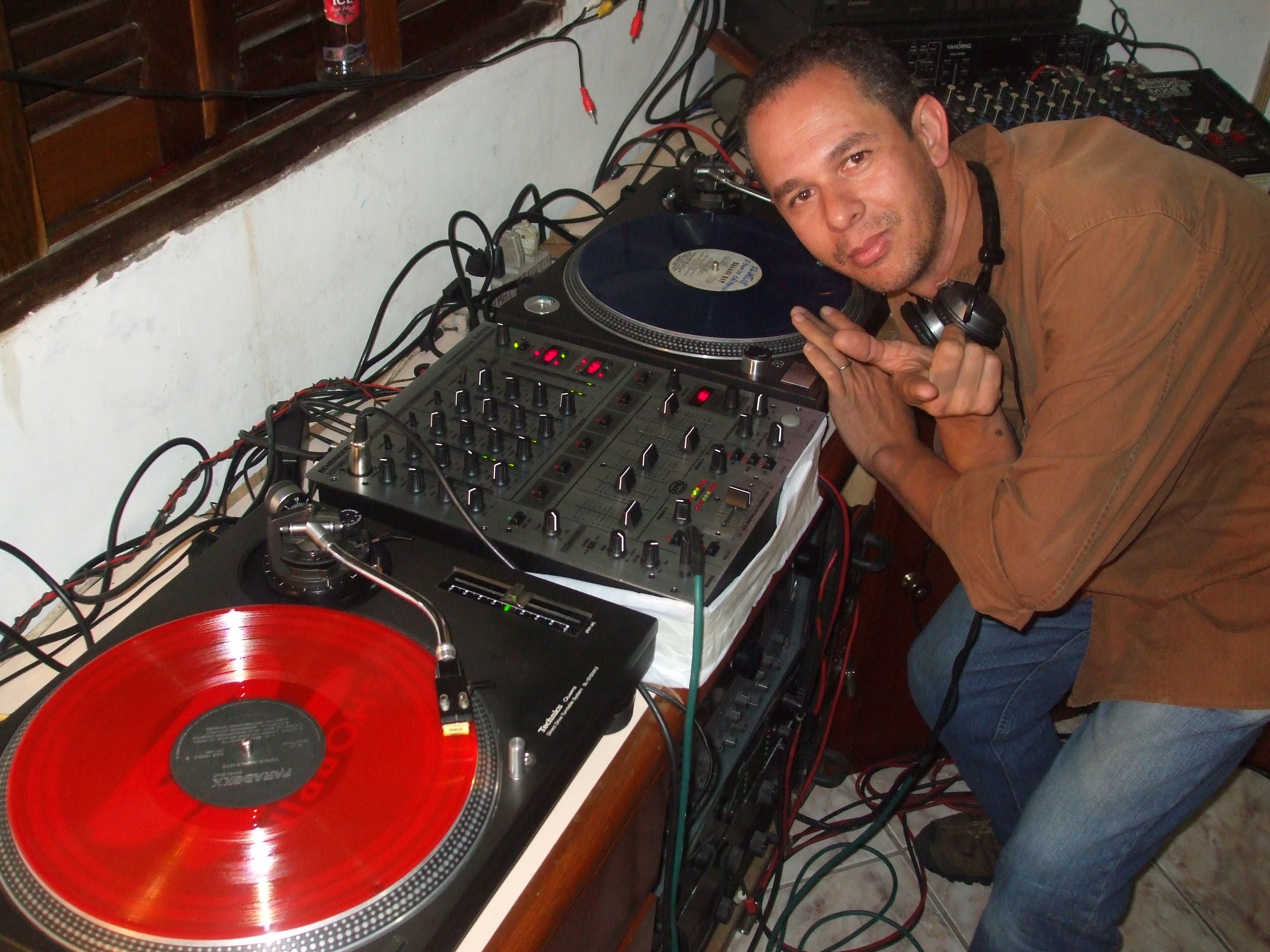 SUA FESTA   SERA  UM SUCESSO   LIGUE P/ ( 11 ) 2240 - 3670  / ( 11) 8919 - 4607    O MELHORES PREÇO P/ SEU EVENTO......